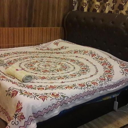 Blooming Dale Hotel Srinagar  Ngoại thất bức ảnh