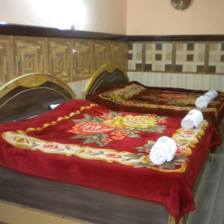 Blooming Dale Hotel Srinagar  Ngoại thất bức ảnh