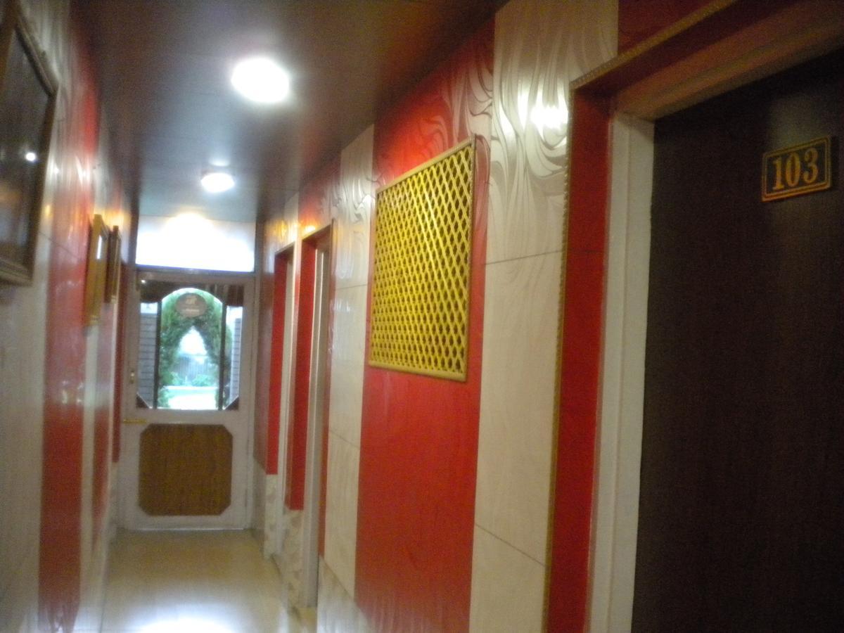Blooming Dale Hotel Srinagar  Ngoại thất bức ảnh