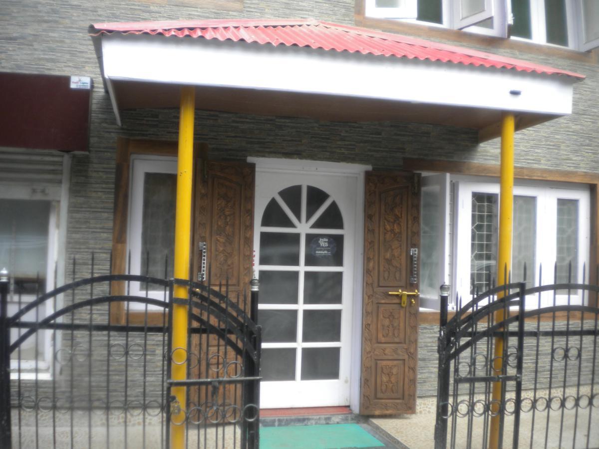 Blooming Dale Hotel Srinagar  Ngoại thất bức ảnh