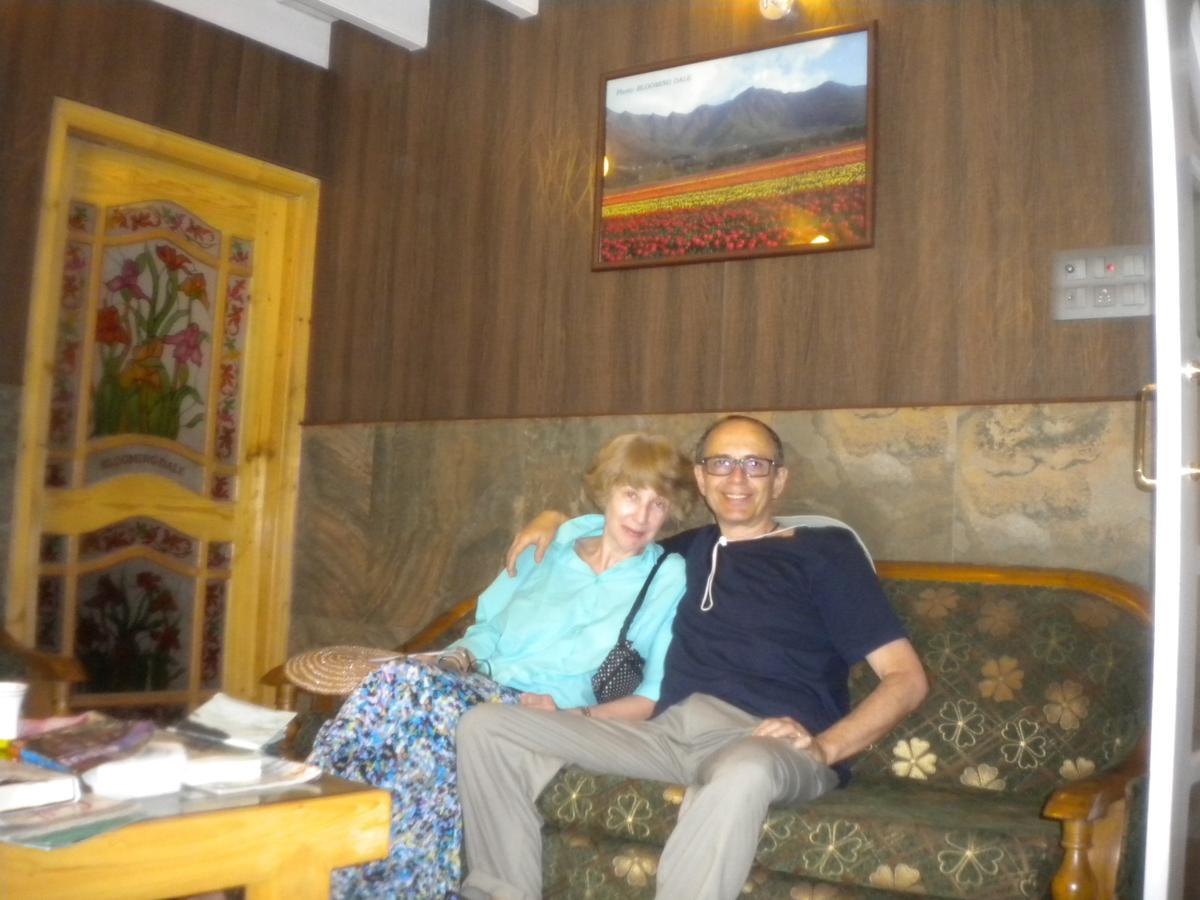 Blooming Dale Hotel Srinagar  Ngoại thất bức ảnh