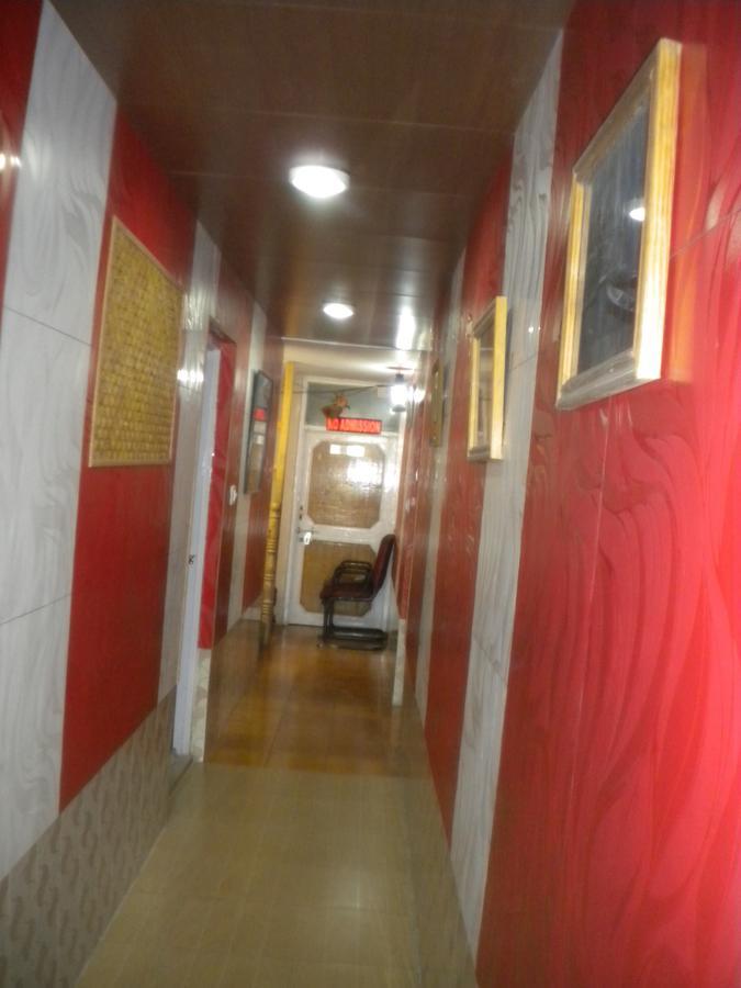 Blooming Dale Hotel Srinagar  Ngoại thất bức ảnh
