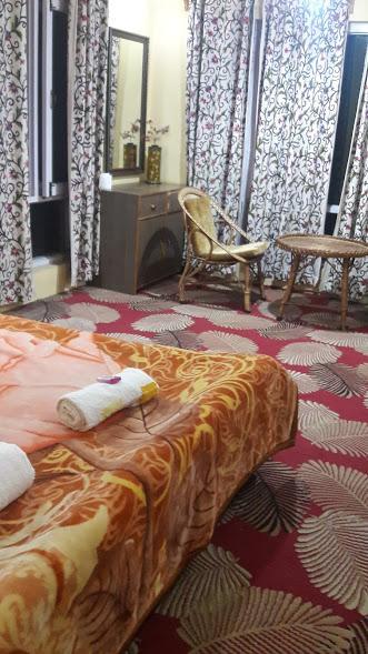 Blooming Dale Hotel Srinagar  Ngoại thất bức ảnh