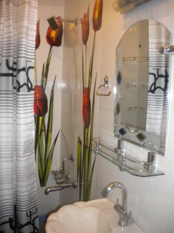 Blooming Dale Hotel Srinagar  Ngoại thất bức ảnh
