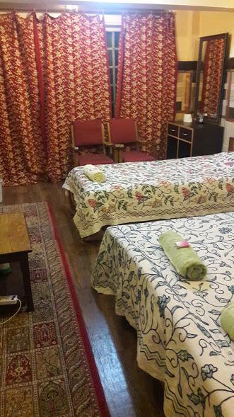 Blooming Dale Hotel Srinagar  Ngoại thất bức ảnh