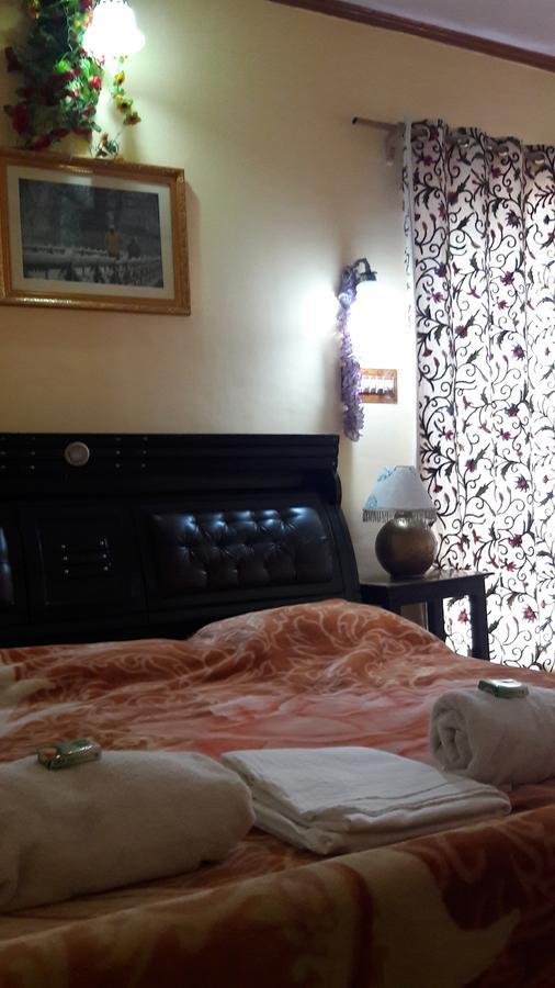Blooming Dale Hotel Srinagar  Ngoại thất bức ảnh